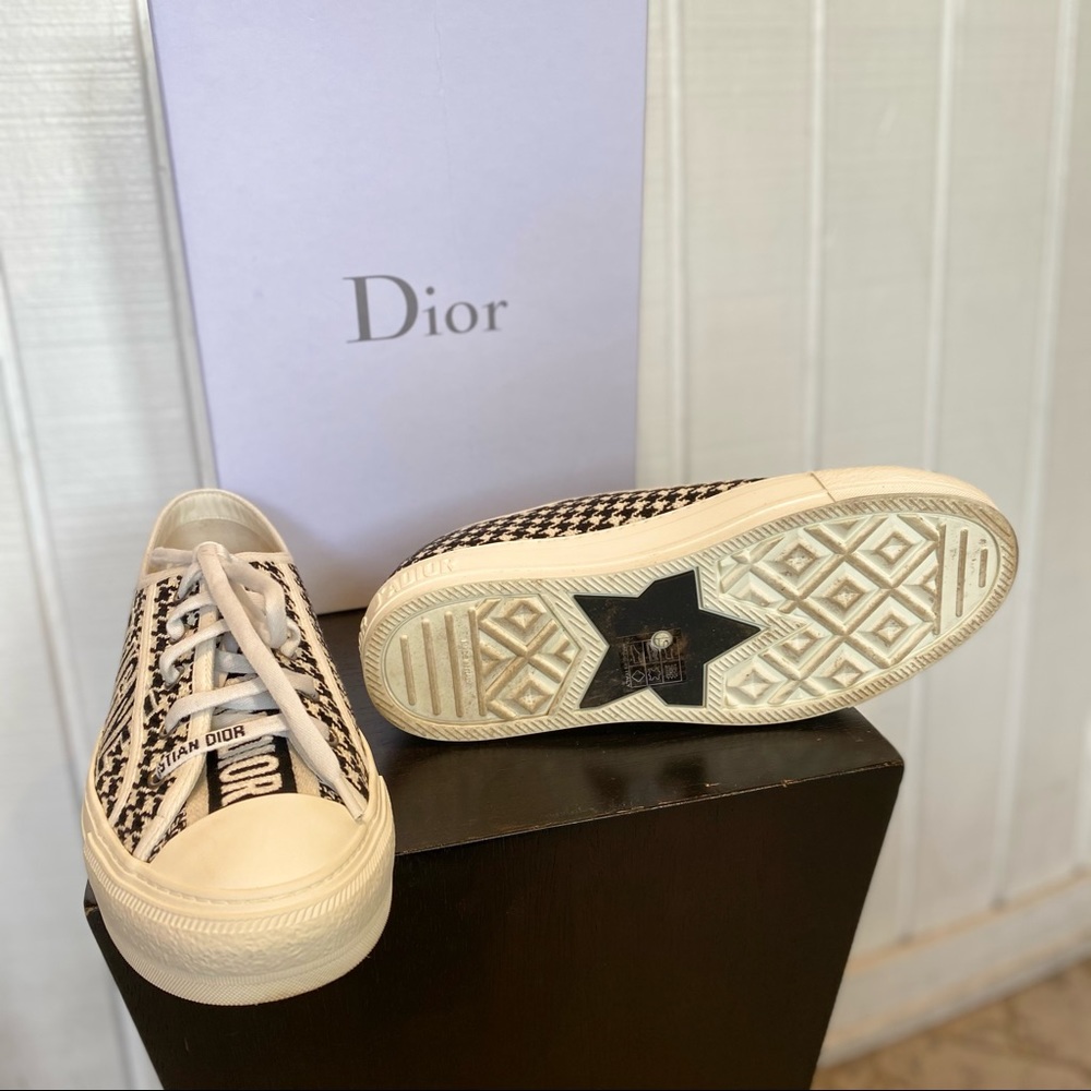 Dior 30 Montaigne Walk'N'Dior Low Top Sneakers - Picture 6 of 6
